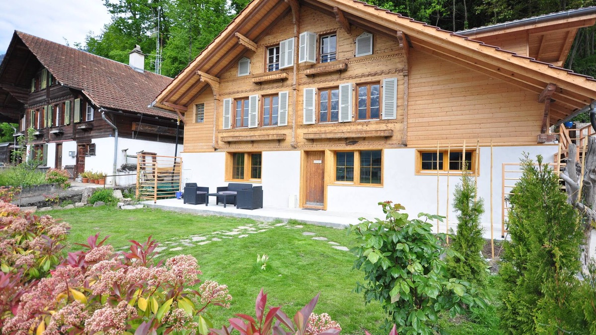 Ringgenberg Apartment | Lakeview Family Apartment. Sleeps 8, Ringgenberg-Lake Brienz, 4km to Interlaken