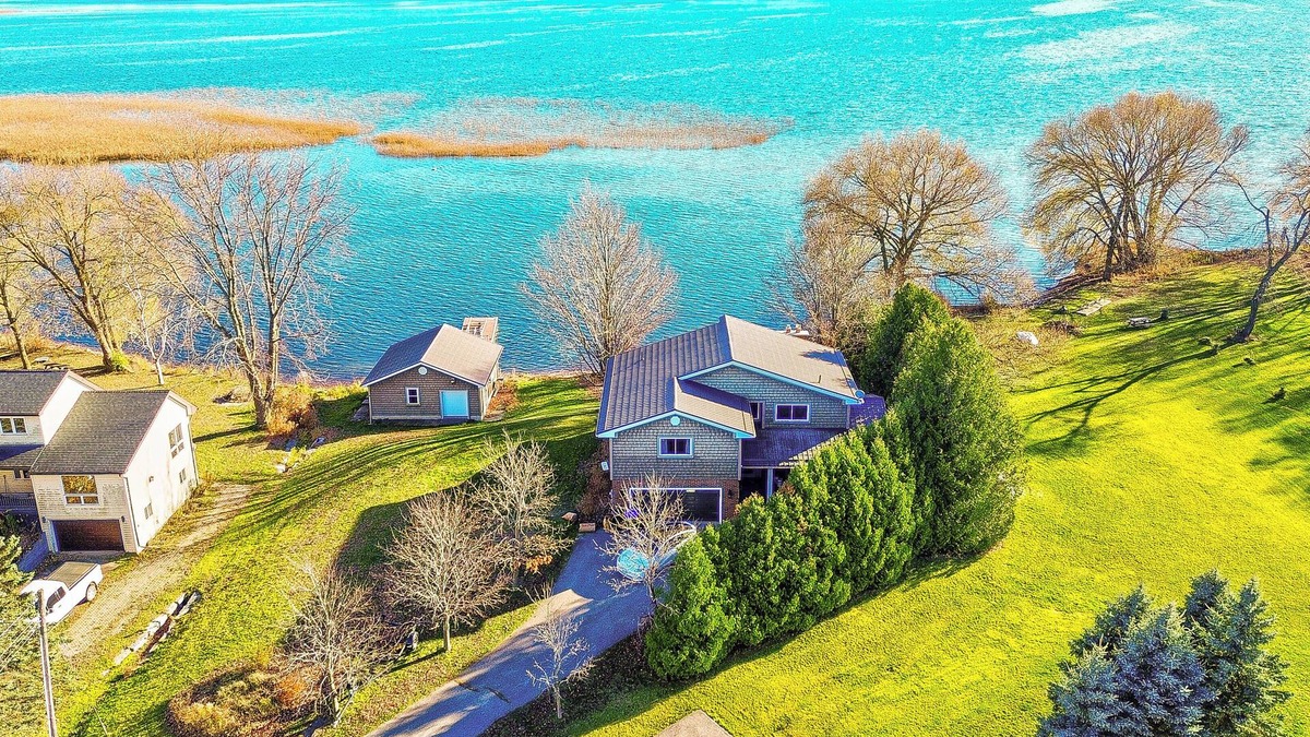 Ramara House | Lakeview from Living Room/Great Fishing/Gaming