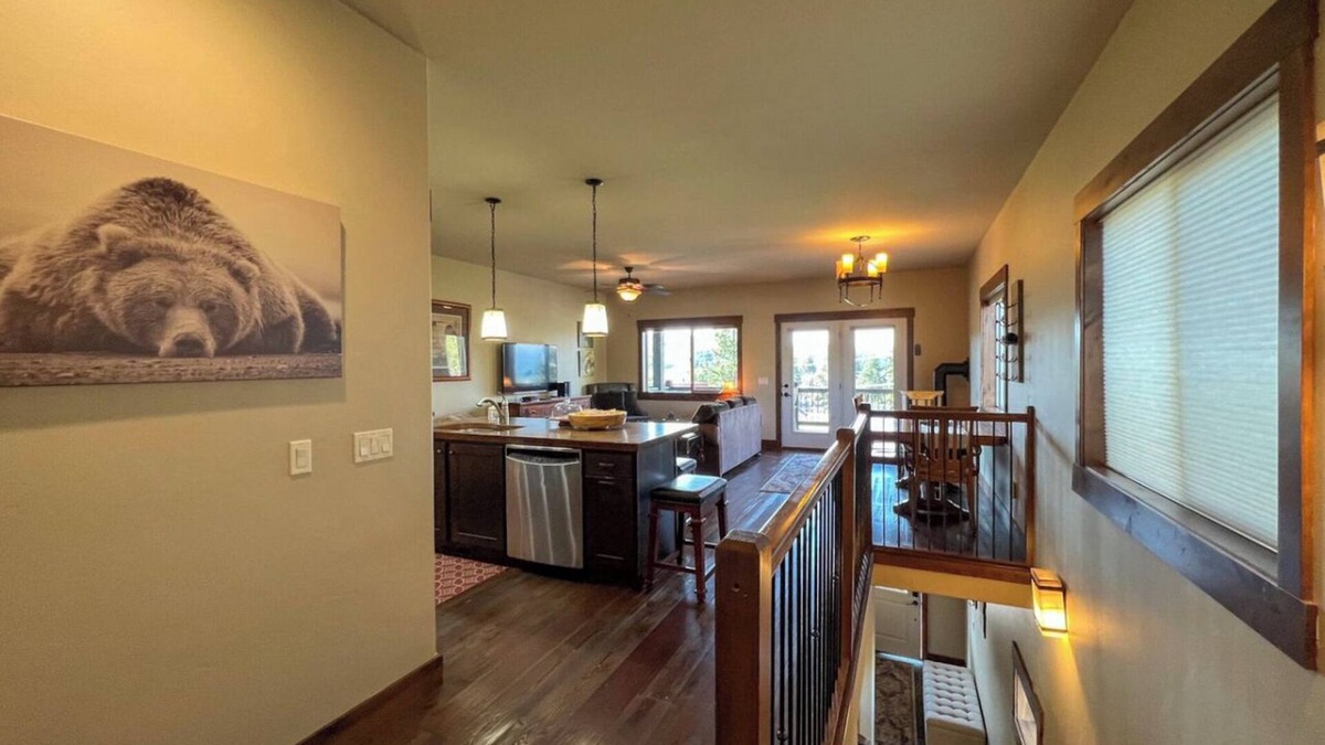 Bigfork House | Lakeview Getaway-Walk To Downtown Bigfork, Rated #1 Lake town in USA