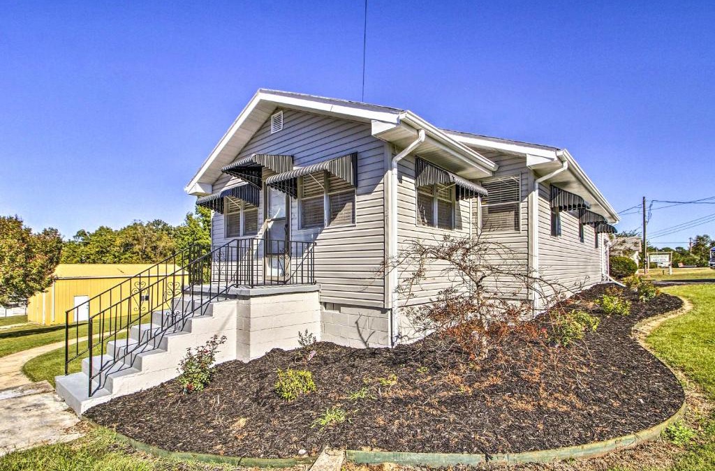 Lakeview House | Lakeview Home - 1 Mile from Bull Shoals Lake!