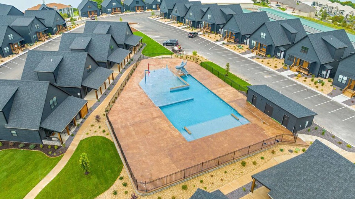 Hollister Cabin | Lakeview! Indoor Pool! Pool Table!