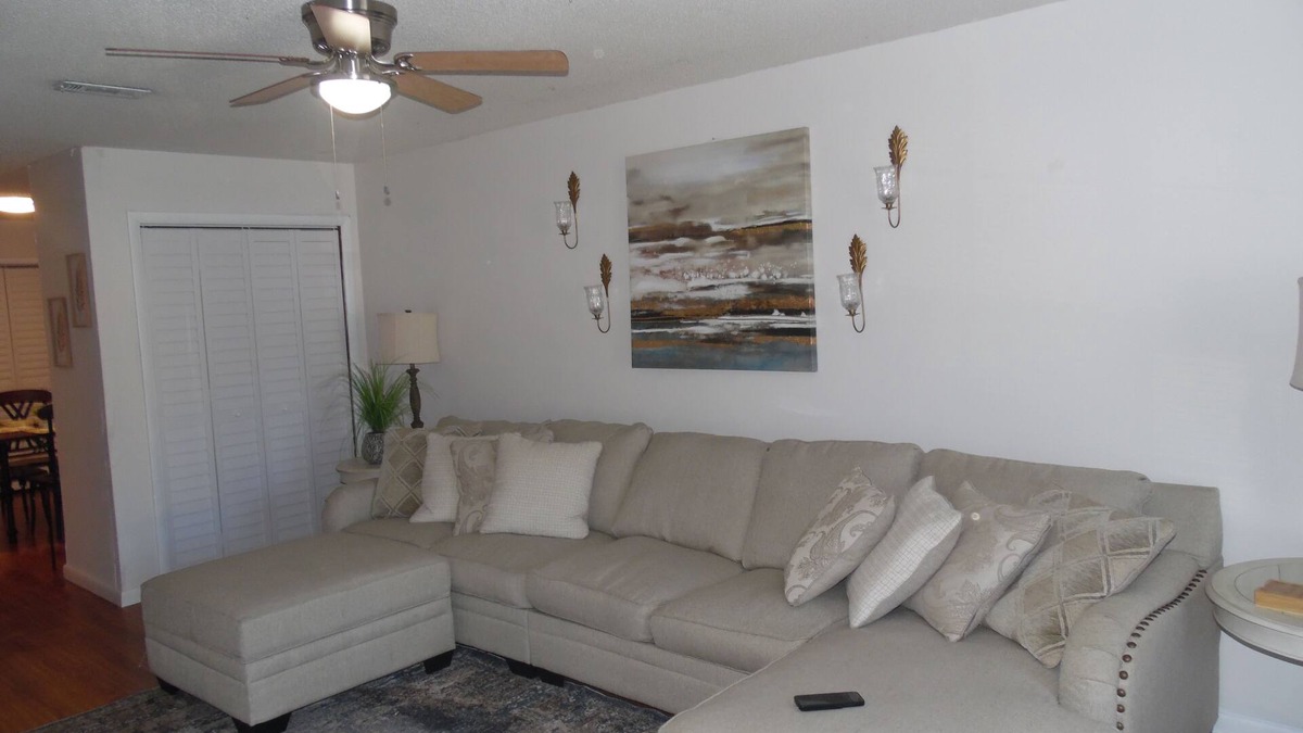 Daleville House | Lakeview Living