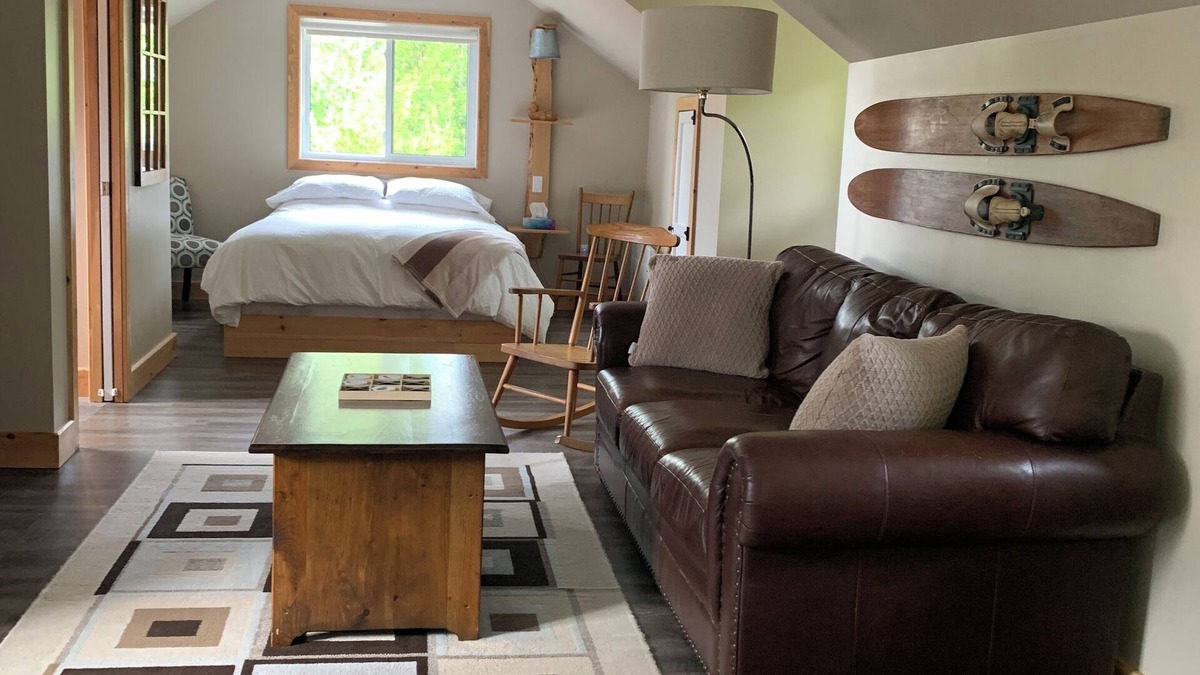 Crystal Falls Apartment | Lakeview Loft Retreat