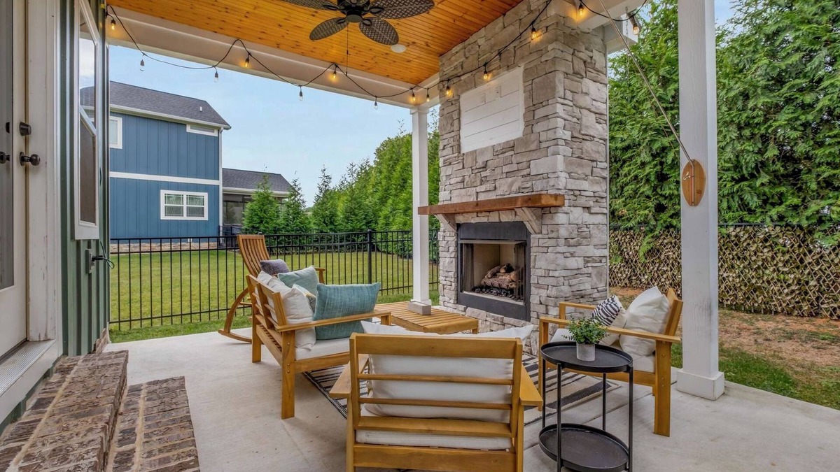 Winchester House | Lakeview Luxe - Lake Access + Pool