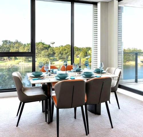 Wolli Creek Apartment | Lakeview Luxury 3Bedrooms Apt Wolli Creek close to Airport CBD