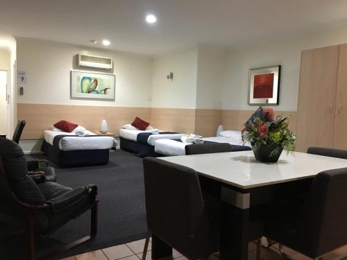 Belmont South Hotel | Lakeview Motor Inn