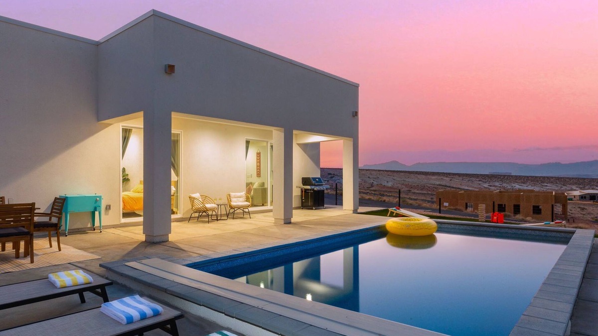 Greenehaven House | Lakeview Oasis at Powell - Heated Pool+Lake Views+Game Room