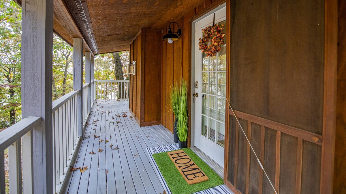 Springdale Cabin | LakeView on Raymond