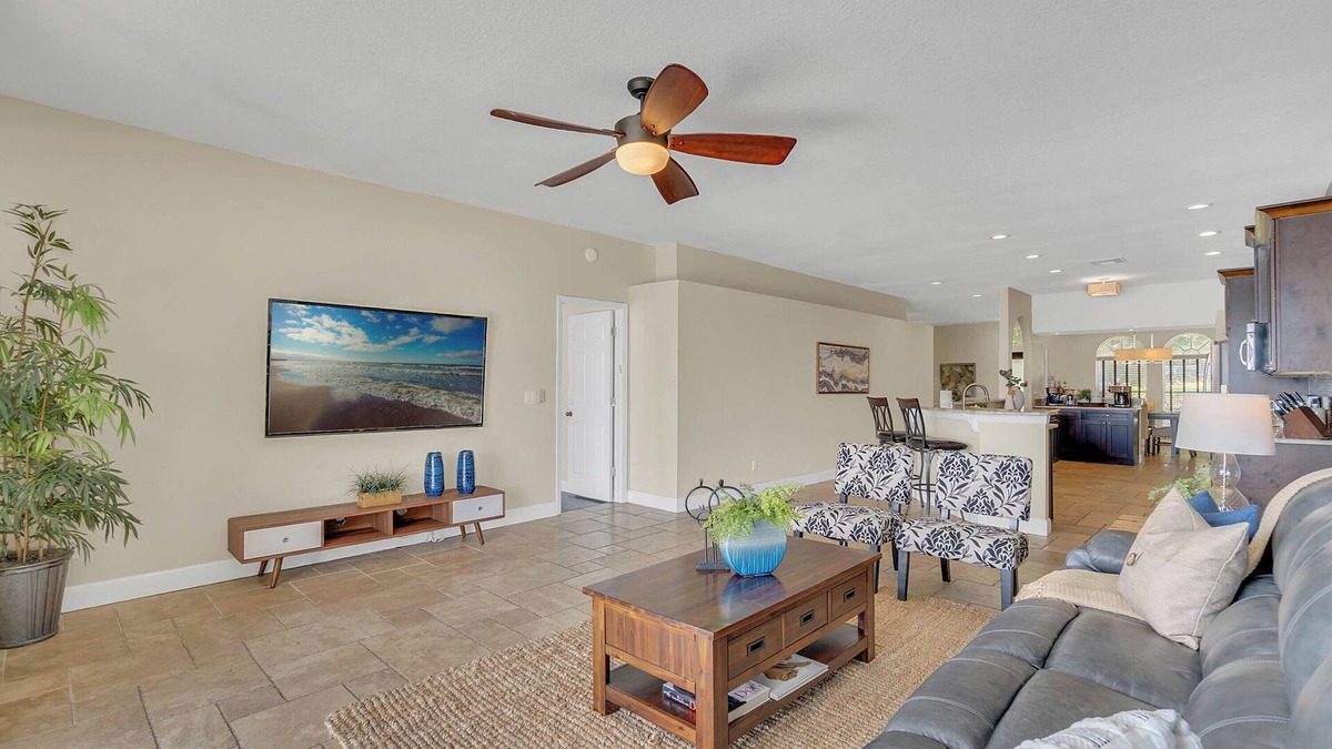 Mariner's VIllage House | Lakeview, Pool, 4 beds! 13 min to DT