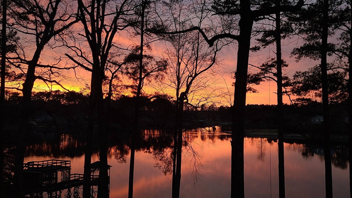 Cordova House | Lakeview Retreat - 30+min. from Southern Pines