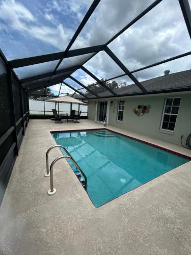 Sebring House | Lakeview Retreat
