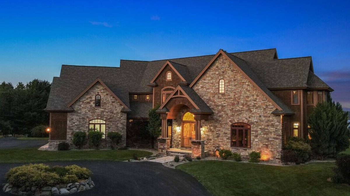 Williamsburg House | Lakeview Ridge Retreat