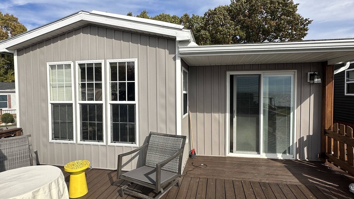 Sherkston RV Rental | Lakeview Sherkston Shores Cottage Sleeps 6 with Lifted Golf Cart