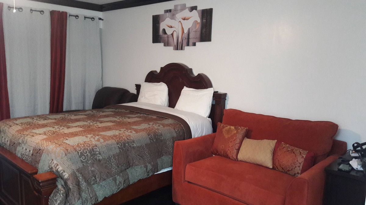 Downtown Condo | LAKEVIEW STUDIO ON GOLF COURSE