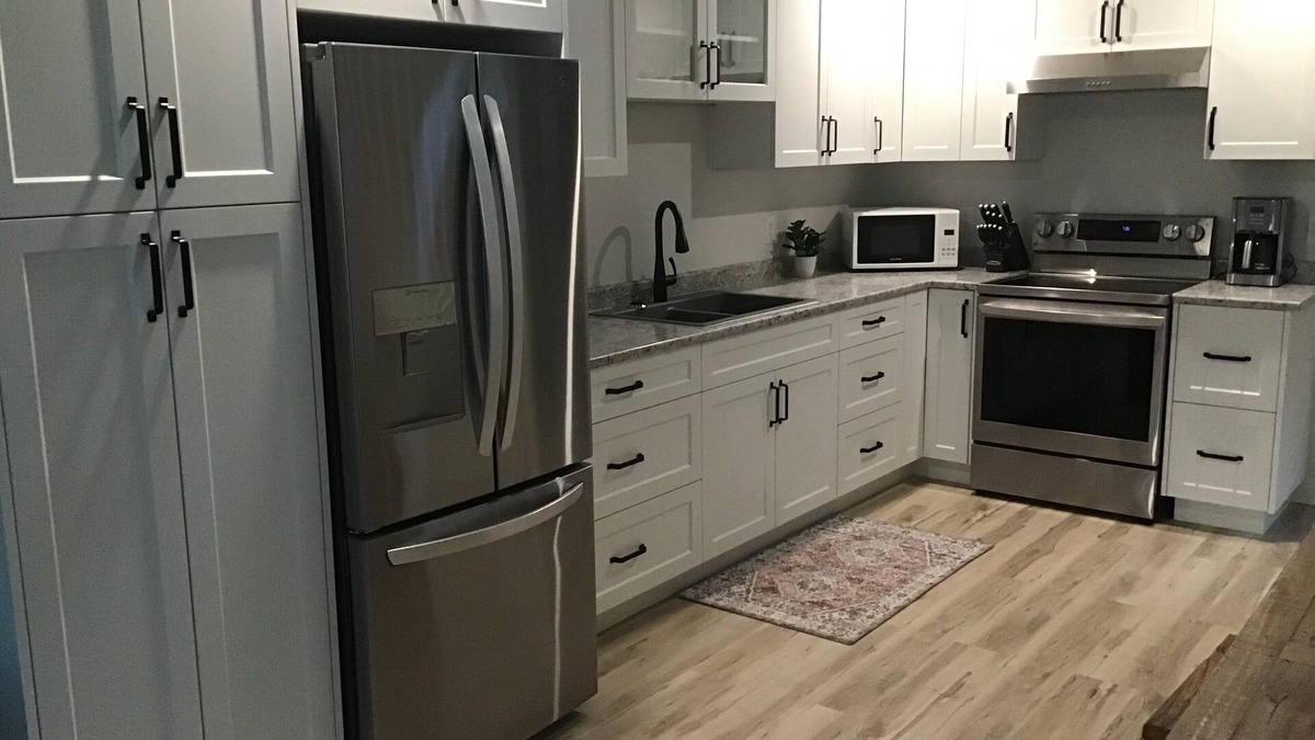Youbou Apartment | Lakeview Suite with Lake Access
