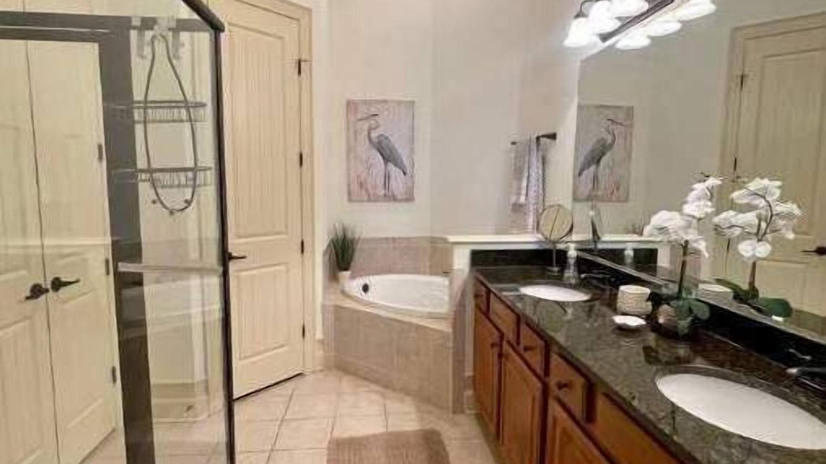 Dadeville Condo | Lakeview with stunning views, private balcony