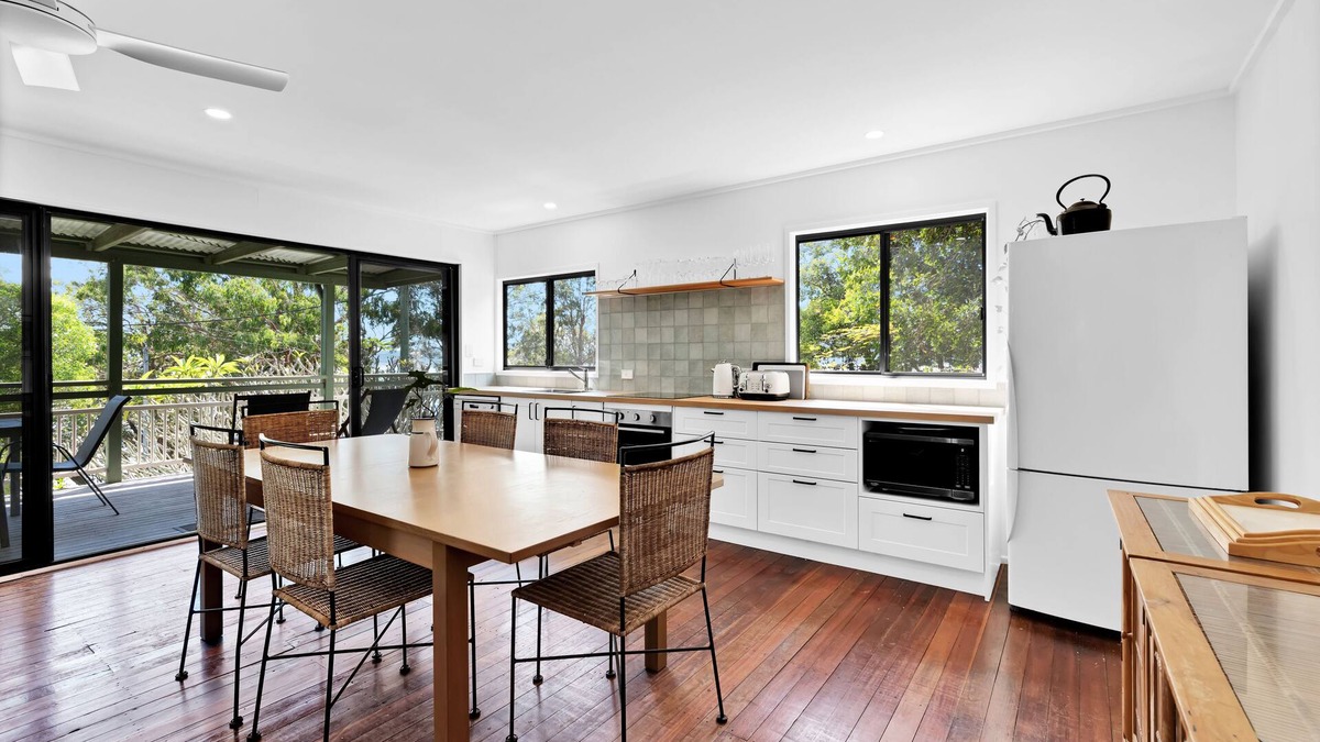 Boreen Point Cottage | Lakeview – Your Quintessential Lakeside Retreat