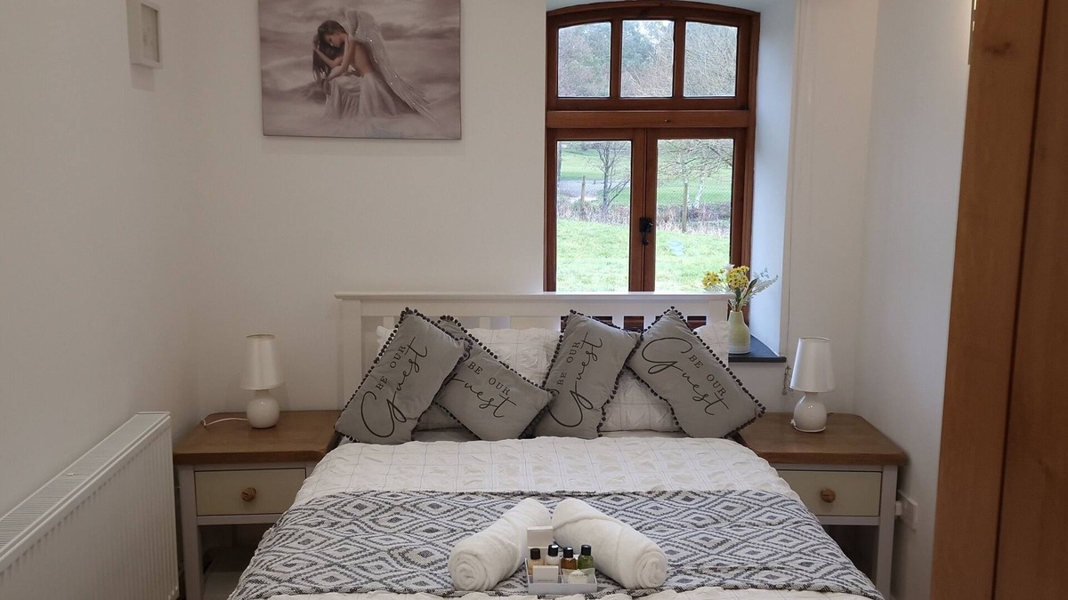 Plympton House | LakeViews/Quietness/Parking/LongStays/4Guests