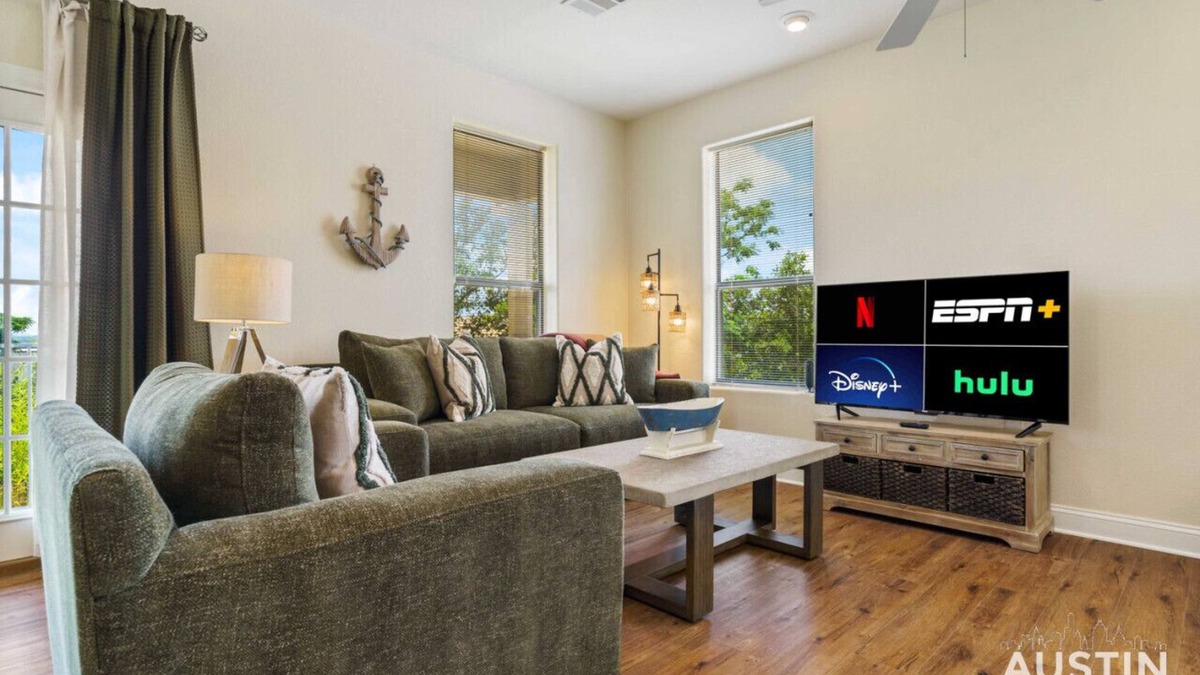 Hughes Park Lake House | Lakeway Hideaway! Beautiful Place by Lake Travis