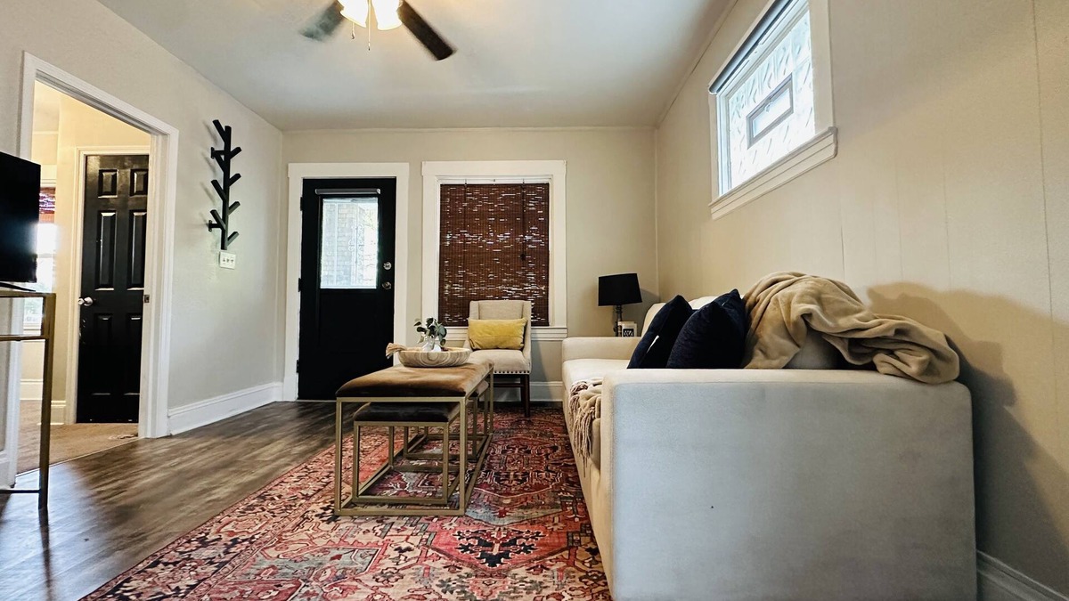Lakewood Apartment | Lakewood Cozy Boho Apartment