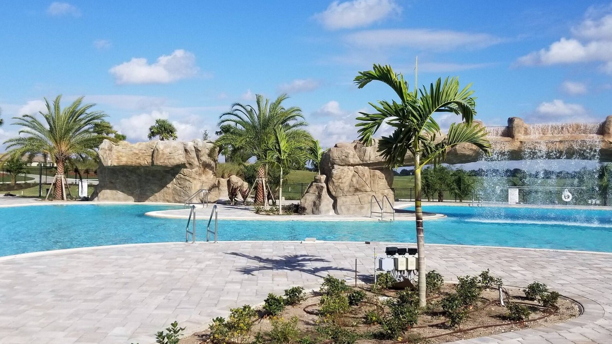 Braden River Condo | Lakewood National Condo. Convenient 1st floor unit with unlimited golf.
