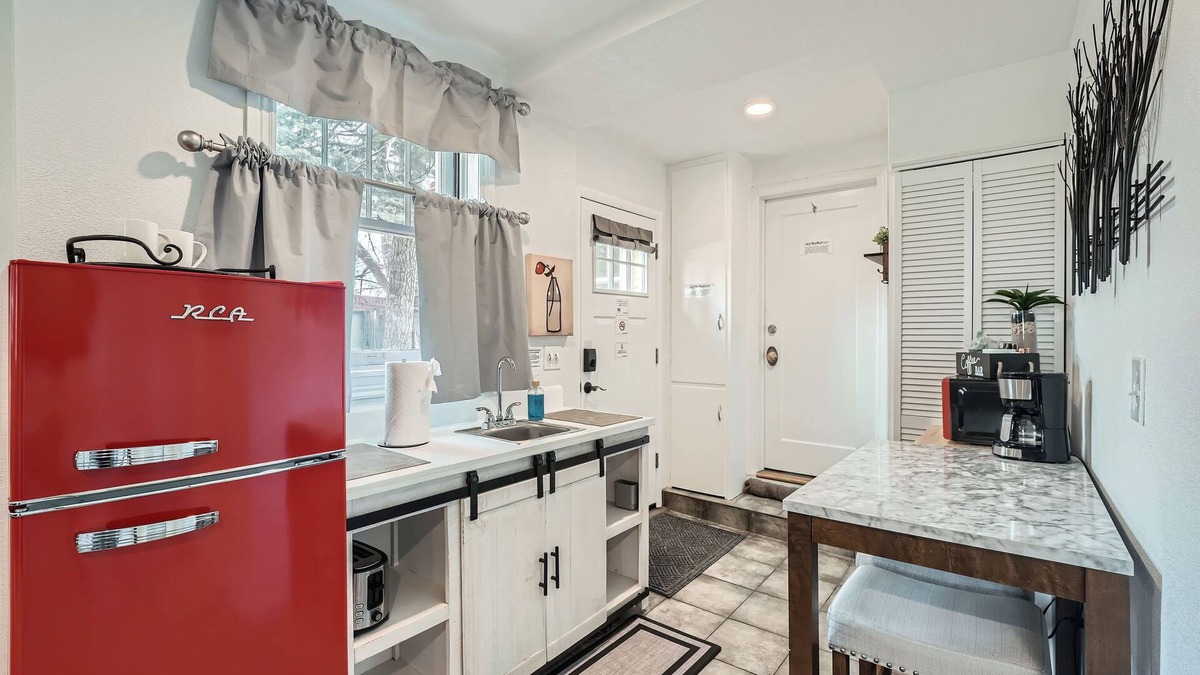Edgewater Apartment | Lakewood Stay Cozy 1BR Near Golden & Denver