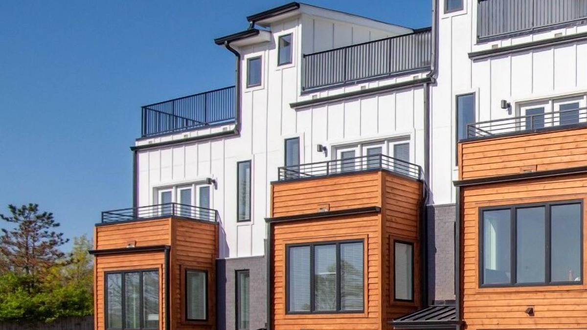 Whitebridge House | LaLa Lounge - Artful 2 Bedroom Townhouse with View