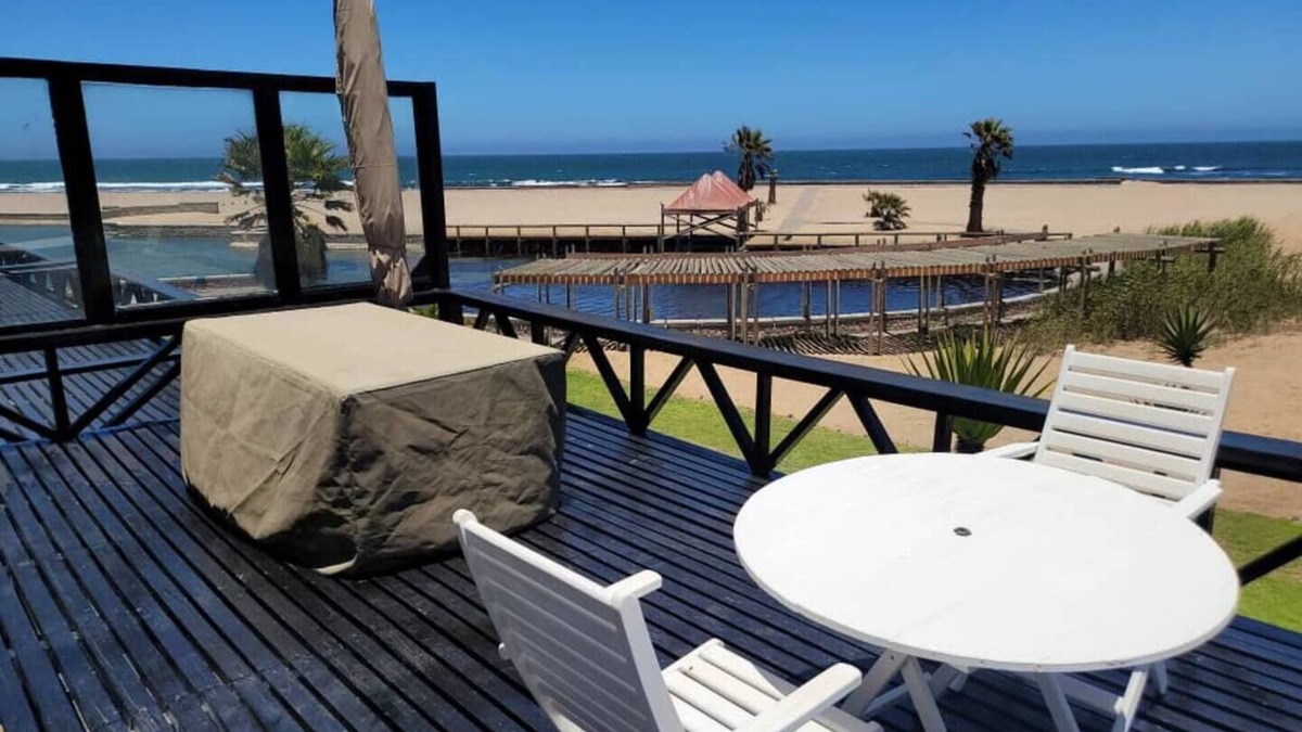 Langstrand House | Lalandi Self-Catering BeachHouse-Entire home in Langstrand, Namibia