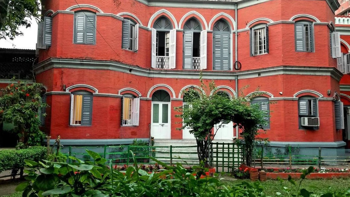 Kalighat House | LalBari- The Red Brick Heritage B&B