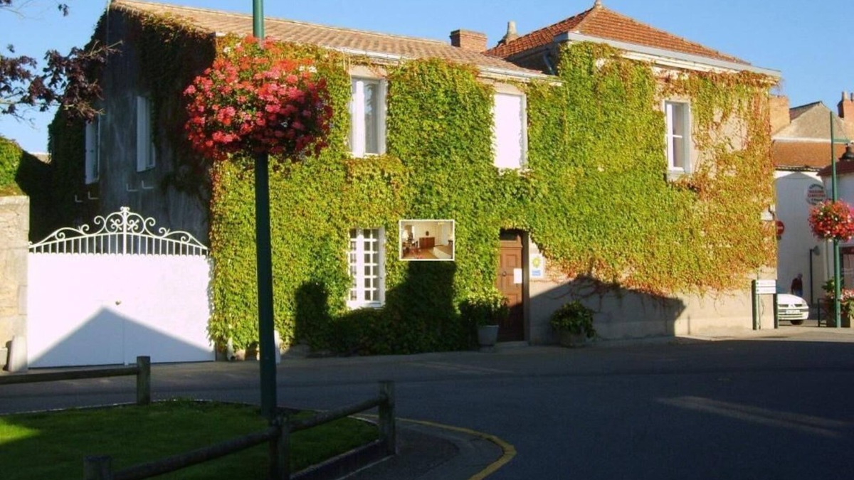 Machecoul Hotel | Lalobema