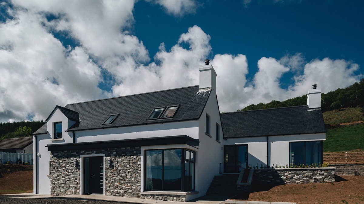 Ballycastle House | LAMB COTTAGE, pet friendly, with open fire in Ballycastle