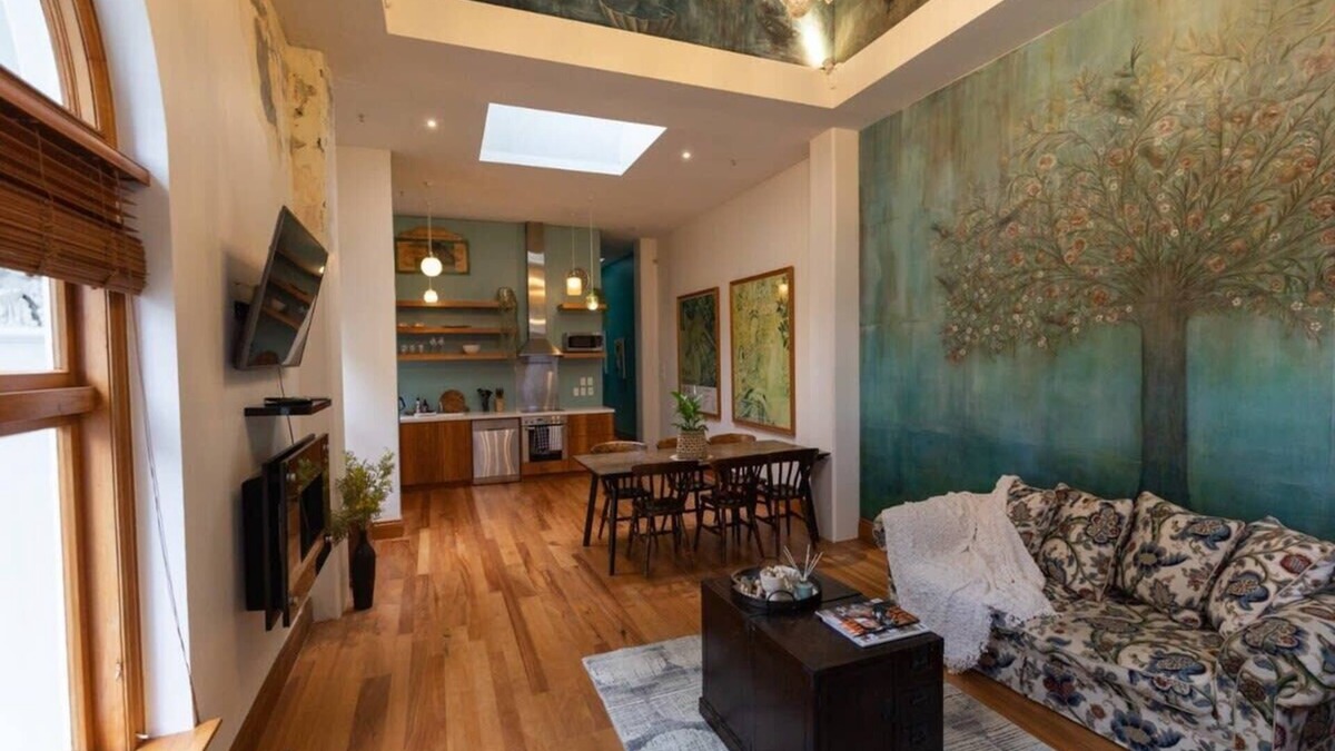Wellington Apartment | Lambton Quay Loft - Sleeps 10