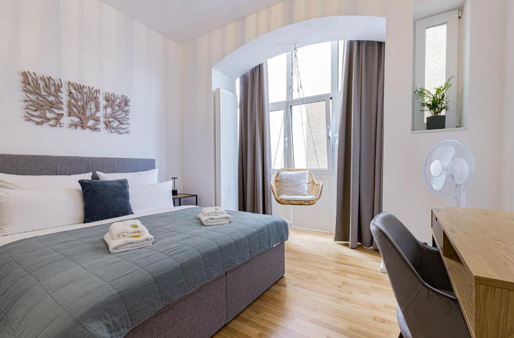 Gablenberg Apartment | LaMiaCasa City-Grande Family-Business Groups
