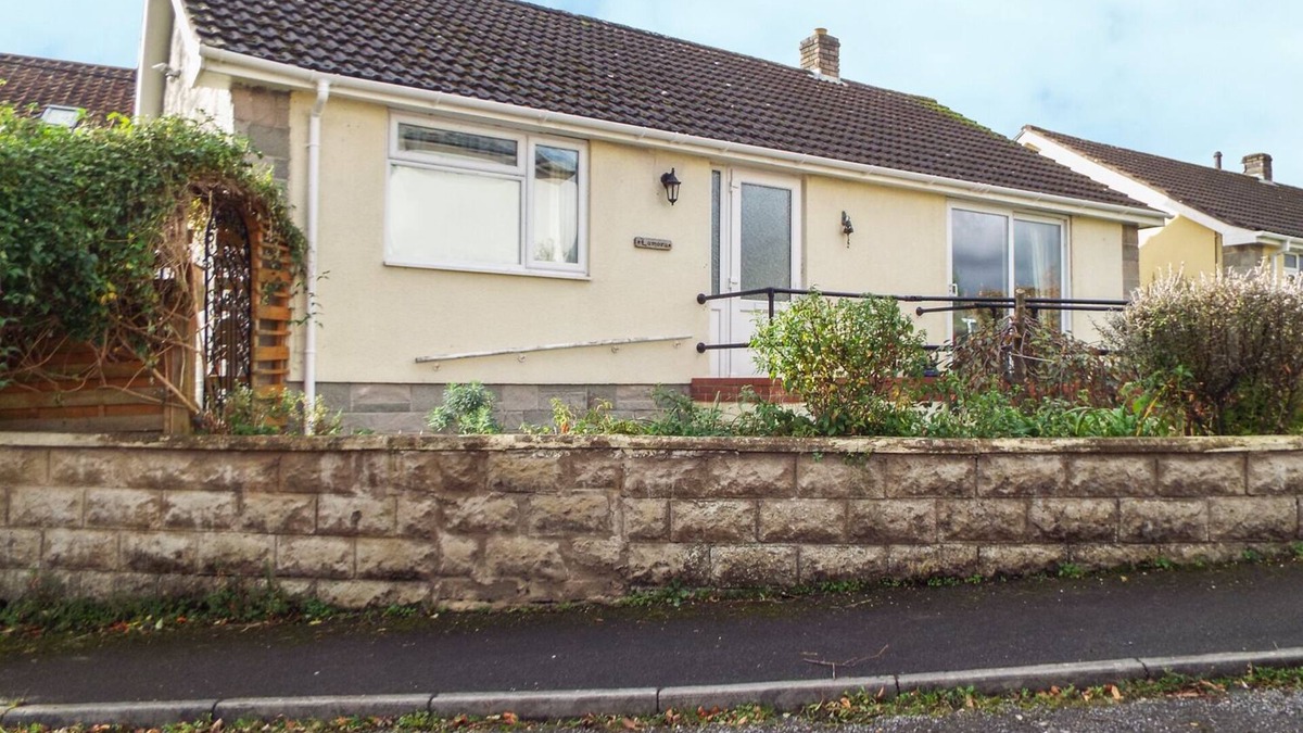 Cheddar House | LAMORA, pet friendly, with a garden in Cheddar
