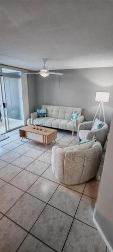 Manaba Beach Apartment | LaMouette 8 Manaba Beach Uvongo