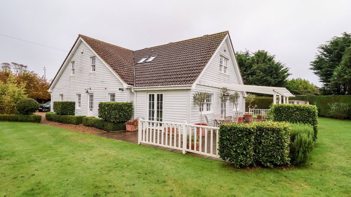 Walberswick House | LAMPLAND HOUSE, family friendly, with a garden in Walberswick