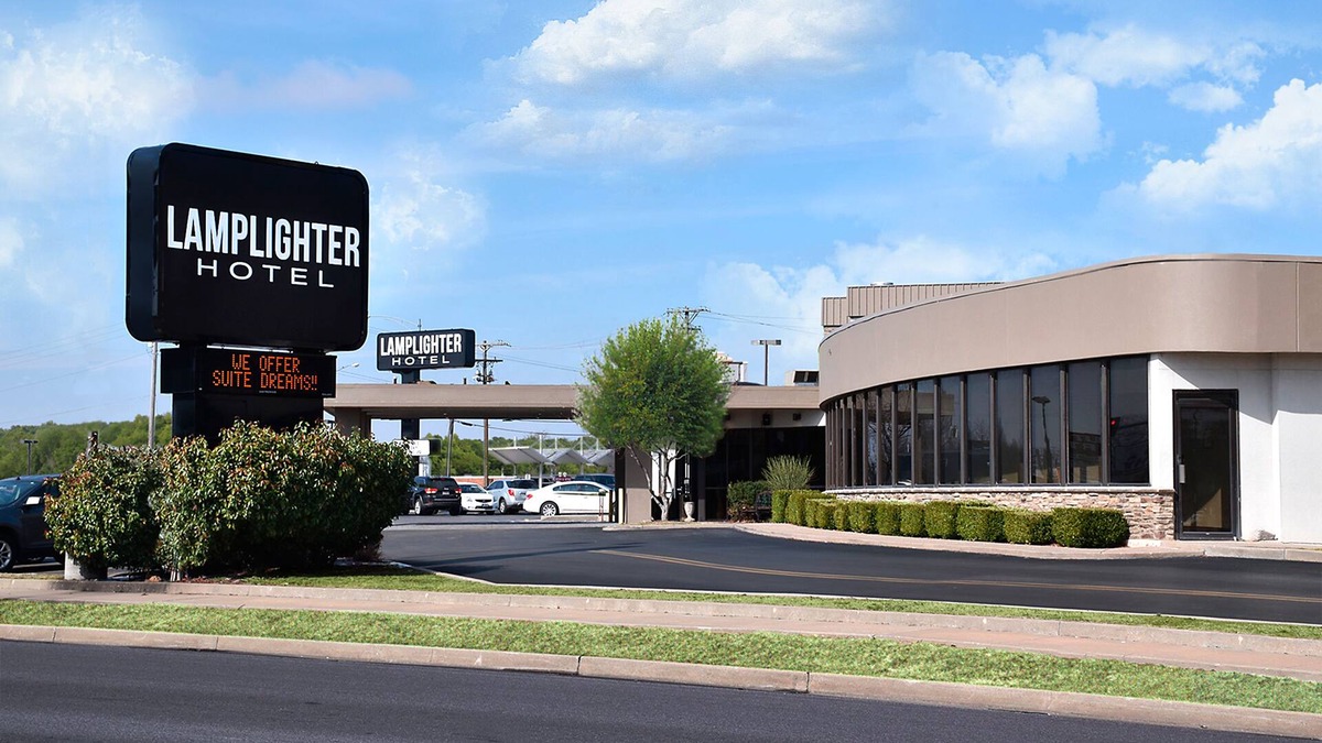 Springfield Hotel | Lamplighter Inn & Suites - South