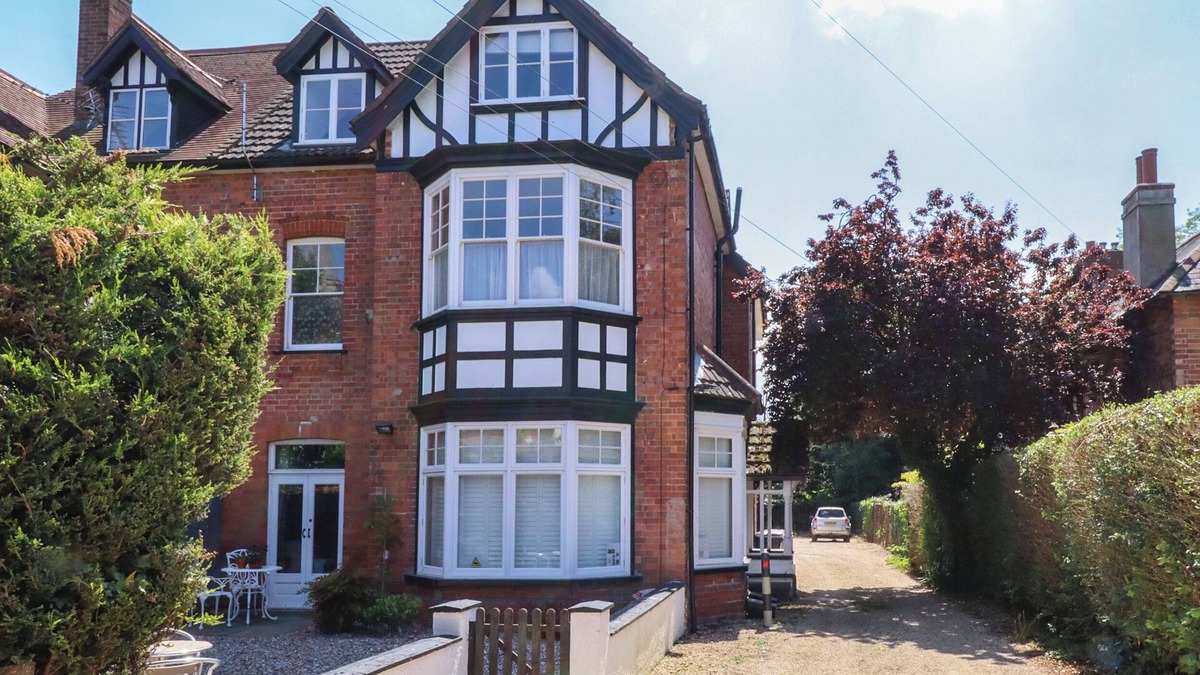 Woodhall Spa Cottage | LANCASTER HEIGHTS, family friendly in Woodhall Spa