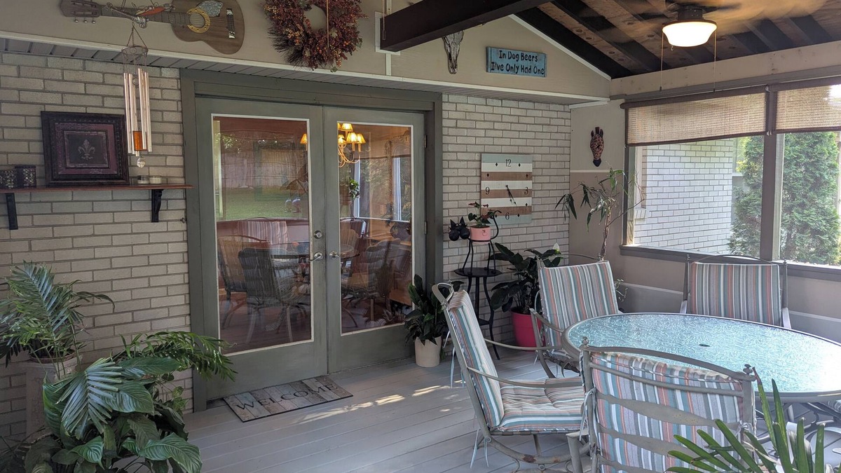 Green Hill House | Land O Lakes/4 Bdrm4 Bed,1.5 Bath,Screen Patio,Garden View,3 tvs,wifi