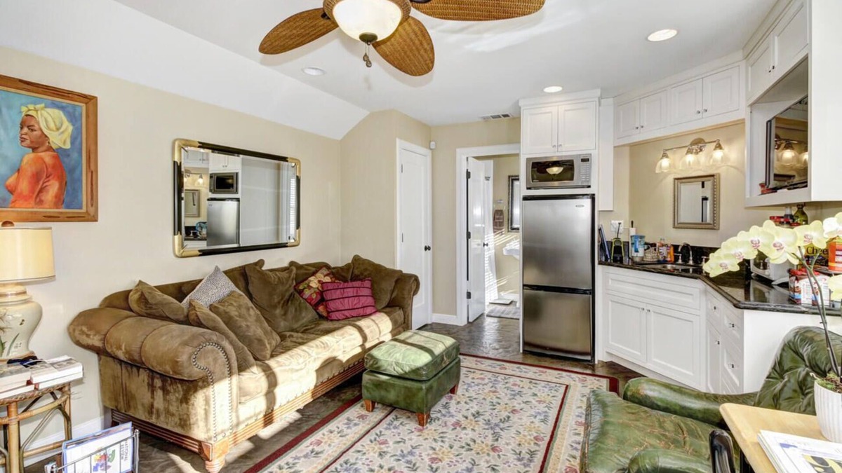Land Park House | Land Park Studio Charmer. Fully furnished, utilities included.