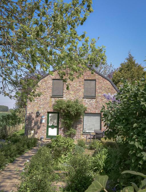 Philippine House | land s' end