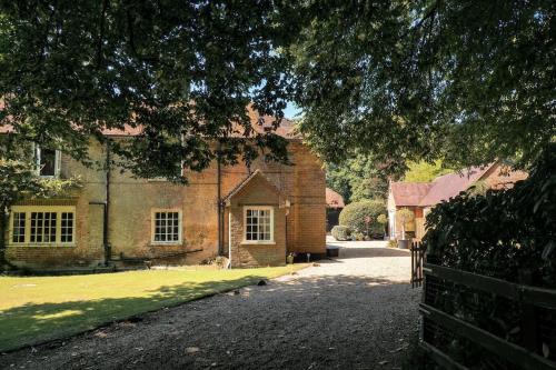 Woodfalls House | Landford's Cottage, your retreat!