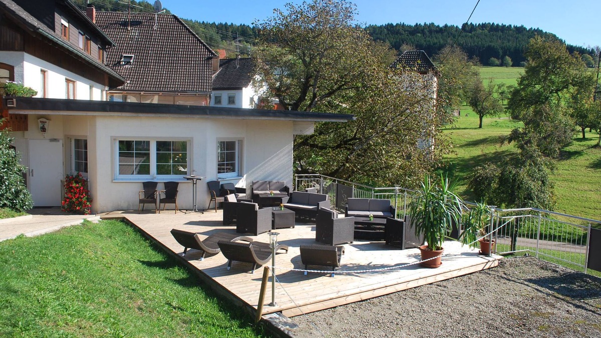 Uehlingen-Birkendorf House | Landgasthof Hirschen
