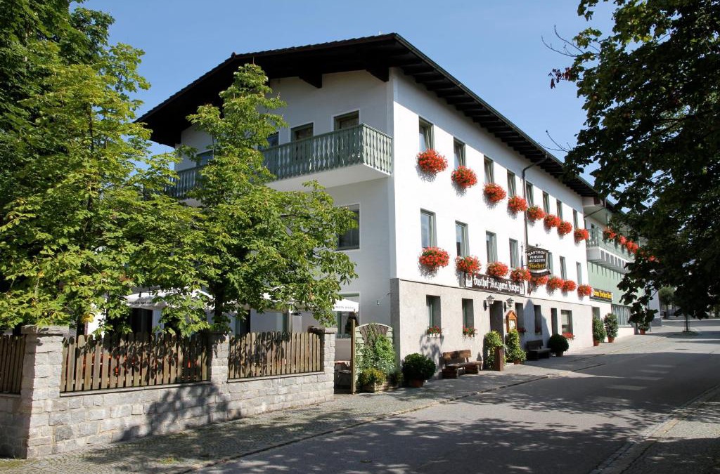 Mitterfels House | Landgasthof Fischer Veri