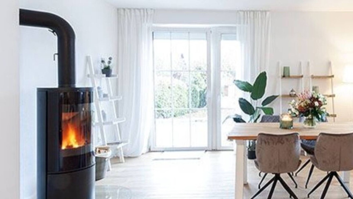 Eckersdorf House | Landhaus Fantaisie - Wohnen Nahe Schloßpark mit Kamin u Garten für 1-5 Personen