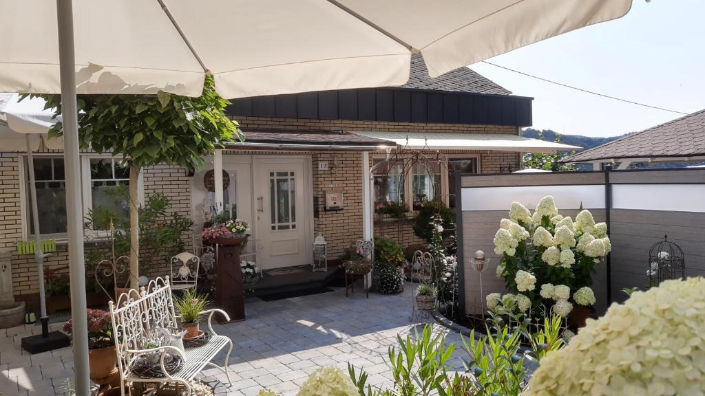 Kobern-Gondorf House | Landhaus Julia