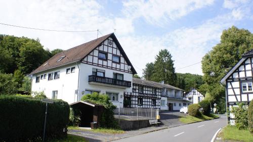 Alzenbach Hotel | Landhotel und Restaurant Haus Steffens bei Calpas