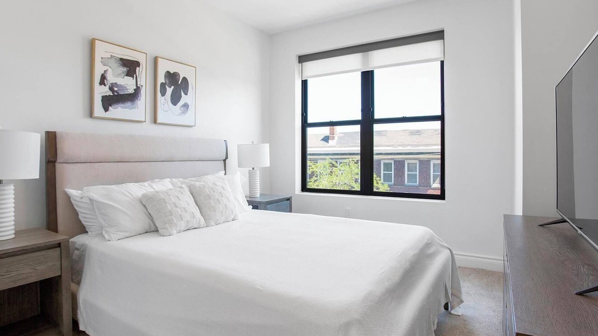 Little Italy Apartment | Landing | Amazing 2BD, Gym