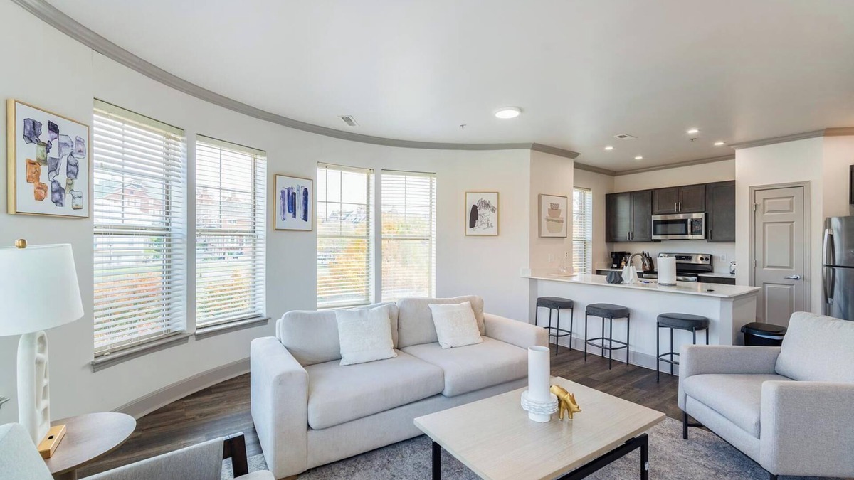 Corryville Apartment | Landing | Amazing 2BD, Pool, Clubhouse