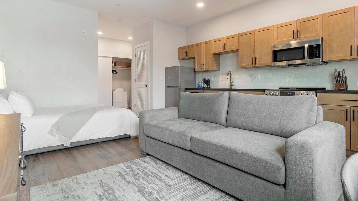 Kensington Apartment | Landing | Amazing Studio, Rooftop Lounge
